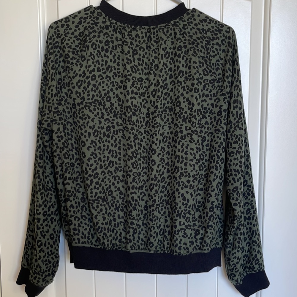 BEACHLUNCHLOUNGE - Size MEDIUM- Dasha leopard animal print bomber jacket - Picture 6 of 12